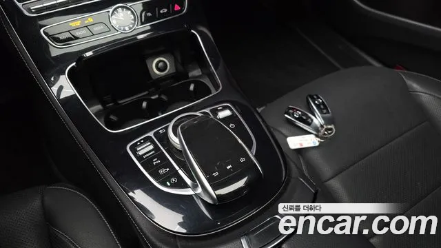 Mercedes-Benz E-Класс 2017 thumb 9