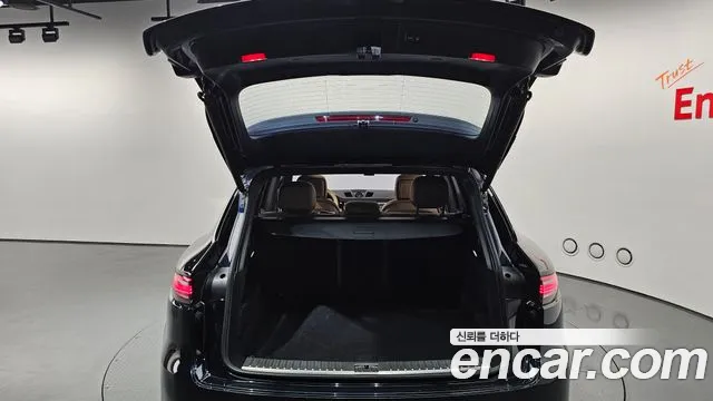 Porsche Cayenne 2019 thumb 4