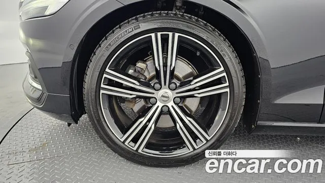 Volvo S60 2022 thumb 9