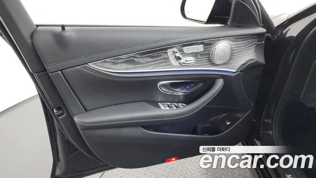 Mercedes-Benz E-Класс 2023 thumb 4