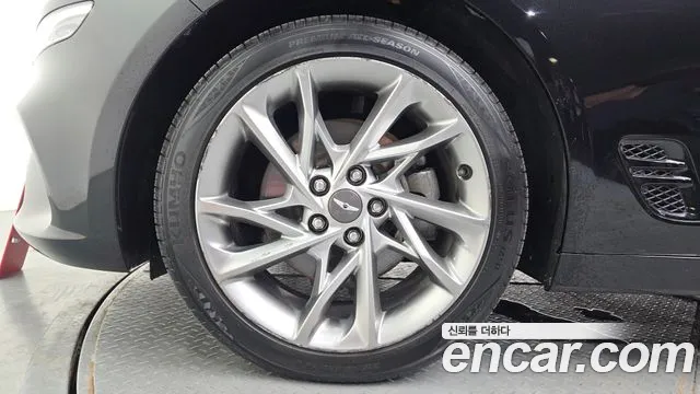 Genesis G70 2020 thumb 9
