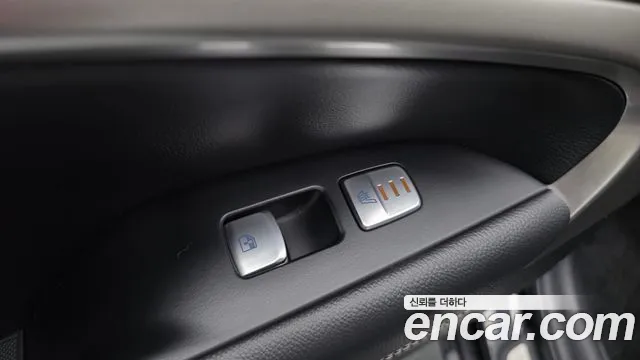 Genesis G70 2020 thumb 11