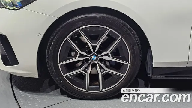 BMW 5 серии 2024 thumb 8
