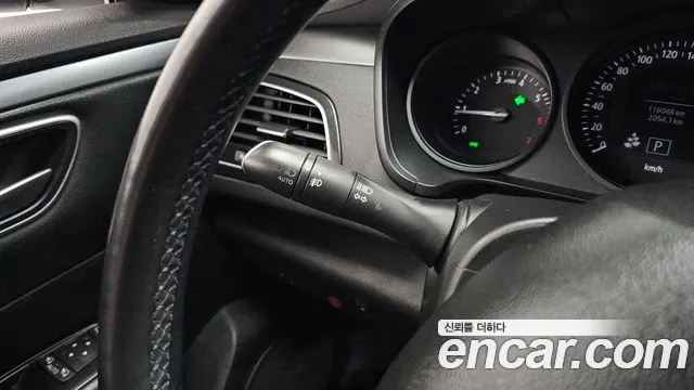 Renault Megane 2016 thumb 10