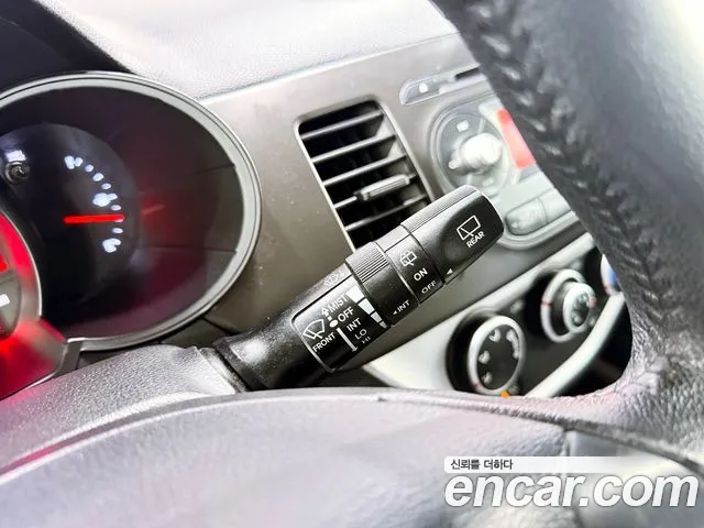 Kia Morning 2011 thumb 12