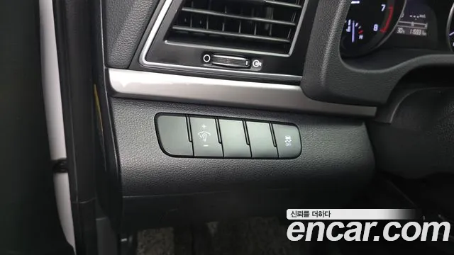 Hyundai Avante 2016 thumb 4