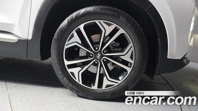 Hyundai Santa Fe 2018 thumb 6