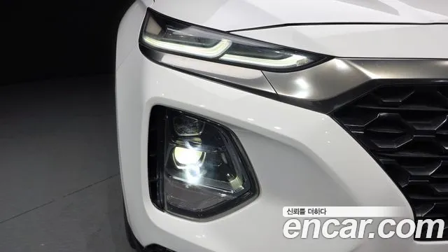 Hyundai Santa Fe 2018 thumb 2