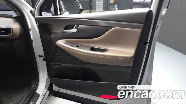 Hyundai Santa Fe 2018 thumb 4