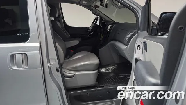 Hyundai Starex 2018 thumb 11