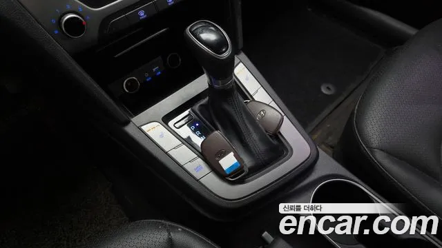 Hyundai Avante 2017 thumb 12