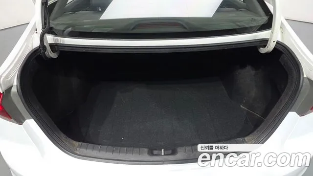 Hyundai Avante 2017 thumb 3