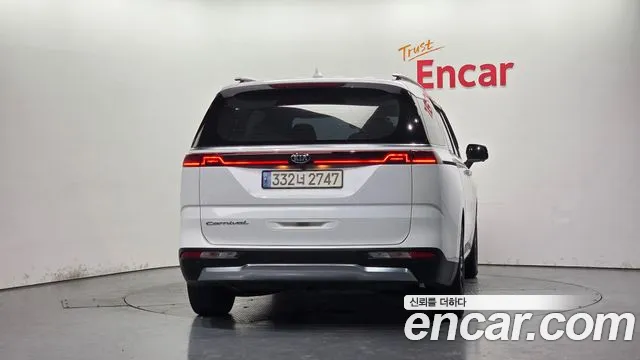 Kia Carnival 2021 thumb 11