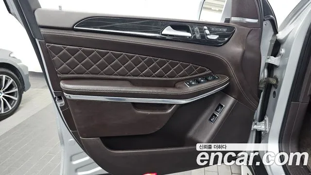 Mercedes-Benz GLS 2017 thumb 3