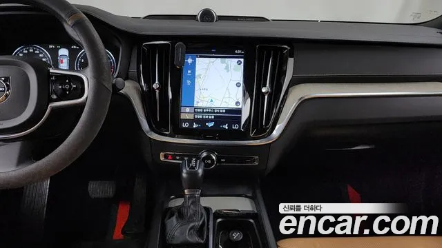 Volvo S60 2019 thumb 3