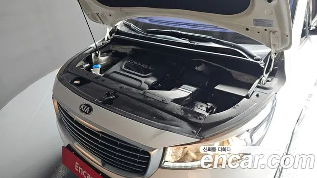 Kia Carnival 2017 thumb 3