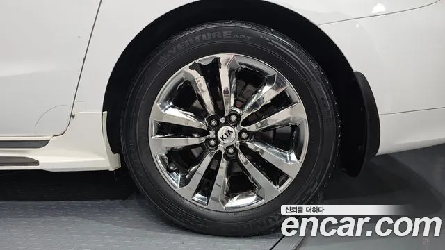 Kia Carnival 2017 thumb 6