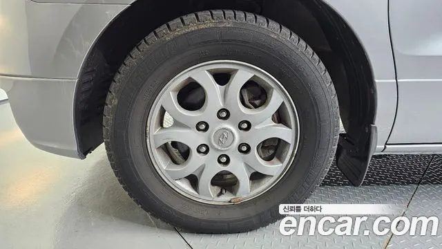 Hyundai Starex 2011 thumb 2