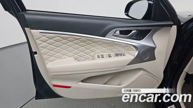 Genesis G70 2018 thumb 11