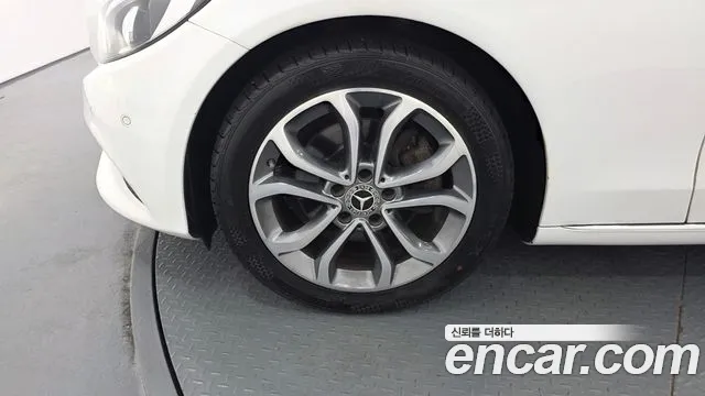 Mercedes-Benz C-Класс 2017 thumb 9