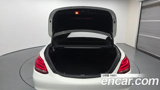 Mercedes-Benz C-Класс 2017 thumb 12