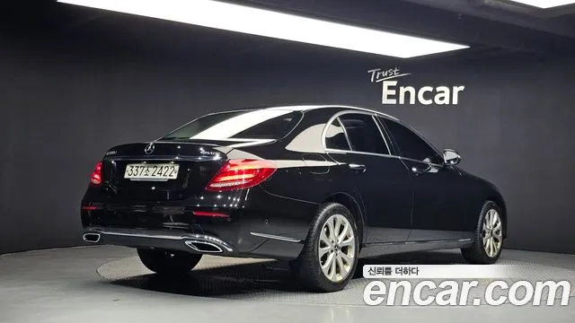 Mercedes-Benz E-Класс 2017 thumb 11