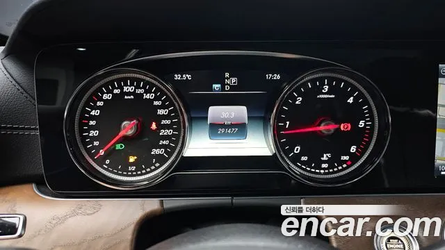 Mercedes-Benz E-Класс 2017 thumb 2