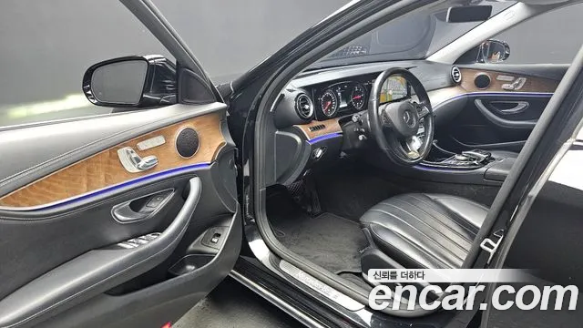 Mercedes-Benz E-Класс 2017 thumb 12