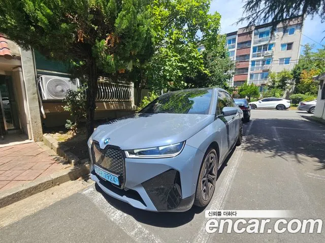 BMW iX 2024 thumb 4