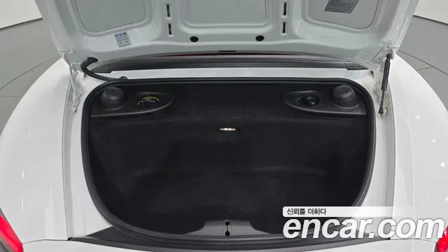 Porsche Cayman 2018 thumb 5