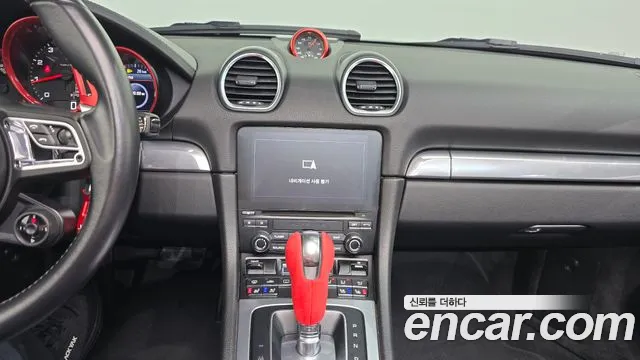 Porsche Cayman 2018 thumb 10
