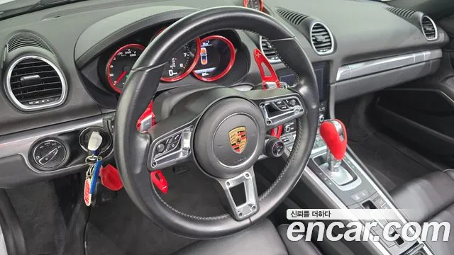 Porsche Cayman 2018 thumb 7