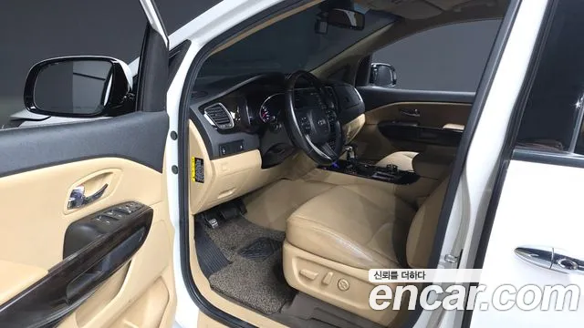 Kia Carnival 2019 thumb 7