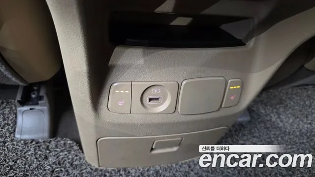 Kia Carnival 2019 thumb 4