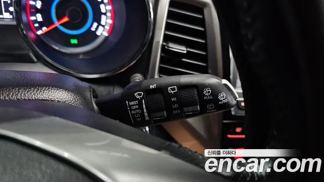 KG_Mobility_Ssangyong TIBOLI 2015 thumb 9