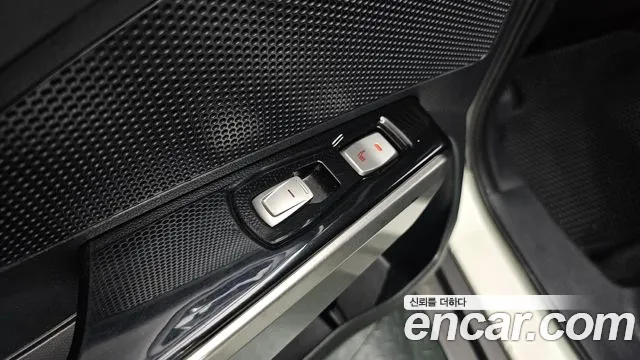 KG_Mobility_Ssangyong TIBOLI 2015 thumb 11