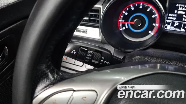 KG_Mobility_Ssangyong TIBOLI 2015 thumb 6