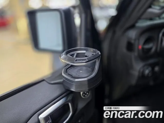Jeep Wrangler 2024 thumb 2