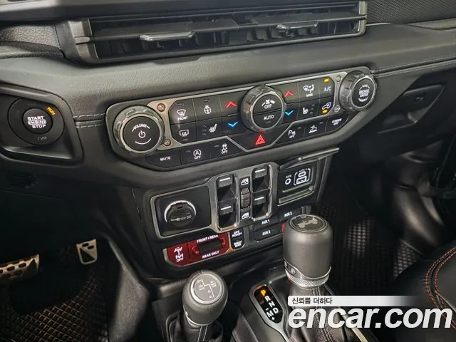 Jeep Wrangler 2024 thumb 8