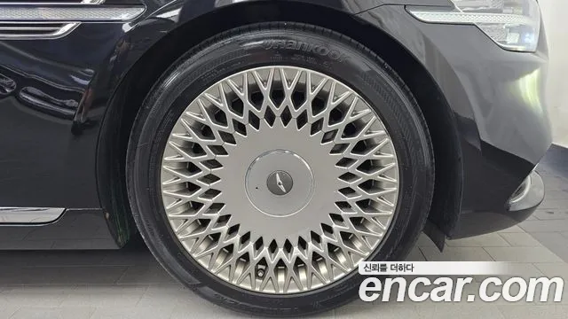Genesis G90 2018 thumb 12