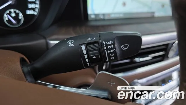 Genesis G90 2018 thumb 6