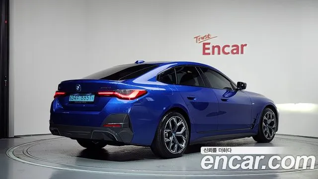 BMW i4 2023 thumb 2
