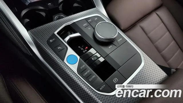 BMW i4 2023 thumb 10
