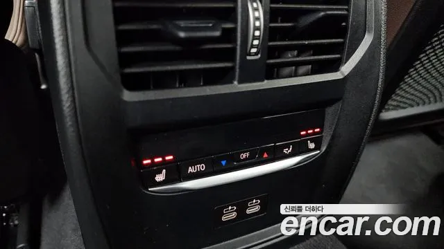 BMW i4 2023 thumb 4