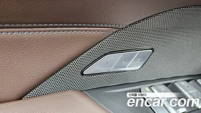BMW i4 2023 thumb 9