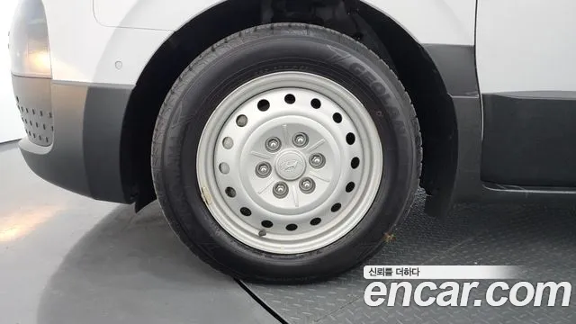 Hyundai Staria 2025 thumb 8
