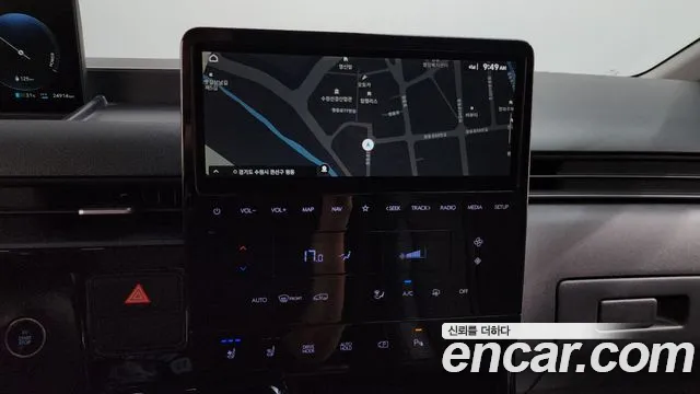 Hyundai Staria 2025 thumb 5