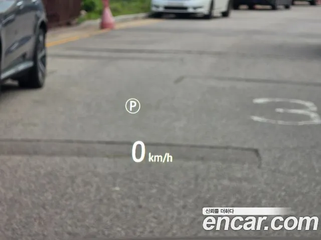 Land Rover Discovery 2025 thumb 6