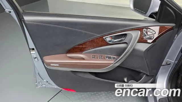 Hyundai Grandeur 2015 thumb 4