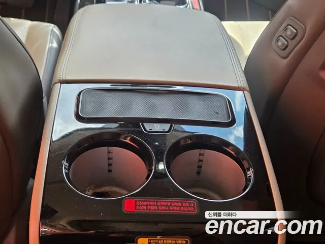 Kia Carnival 2023 thumb 8